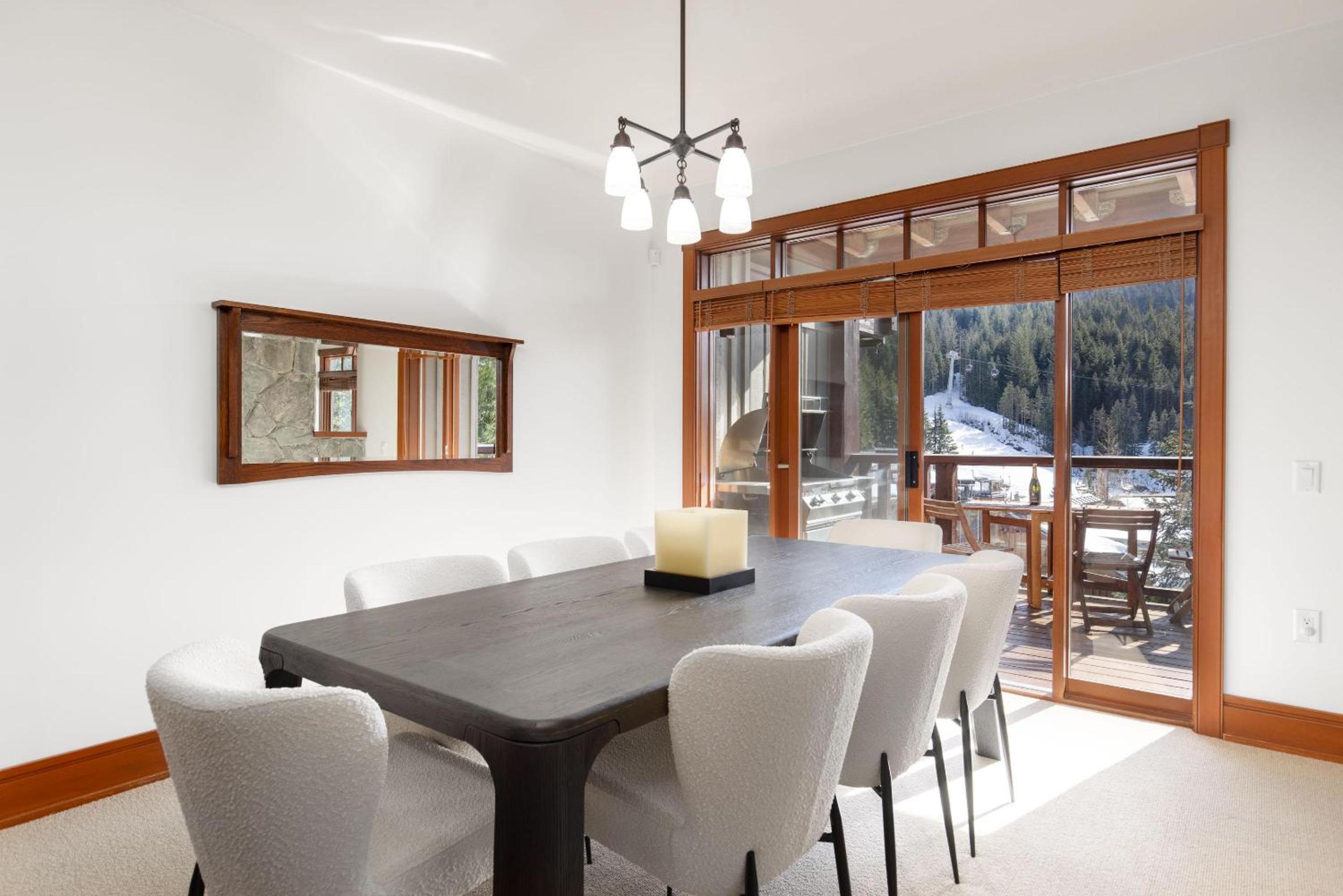 Taluswood The Lookout 9 | Private & Spacious Ski-in-Ski-Out w/ Hot Tub, Fireplace & Garage