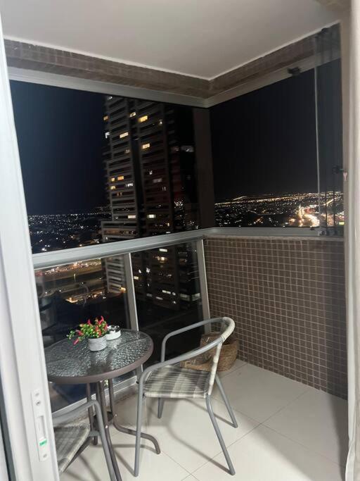 Apt luxo, vista belíssima, 2 suítes Df plaza
