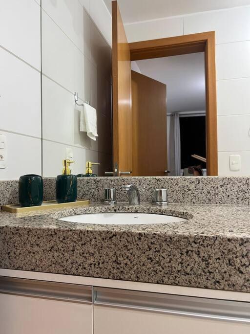 Apt luxo, vista belíssima, 2 suítes Df plaza