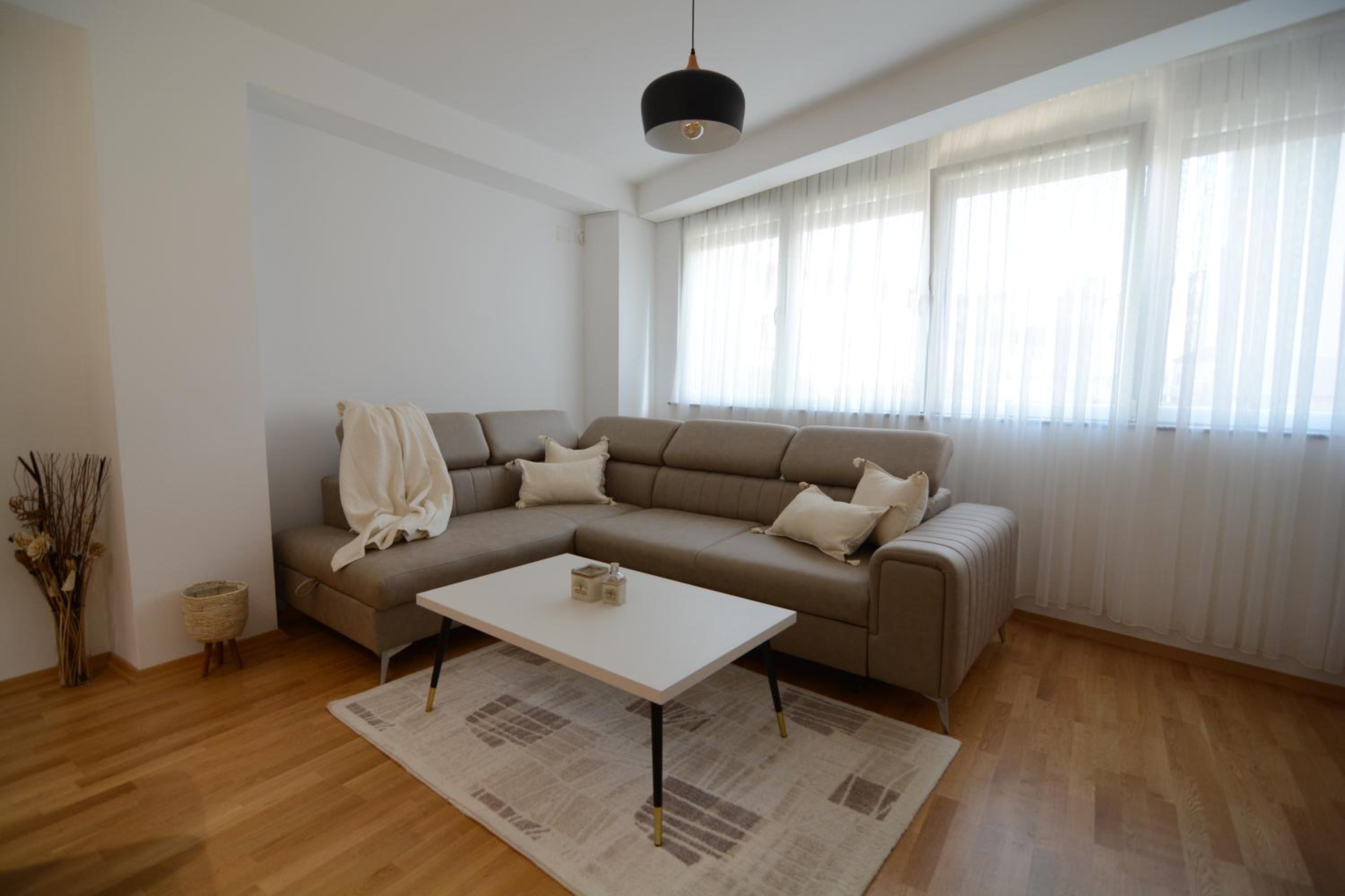 Emily Apartment Ohrid -Modern and cosy- view 3