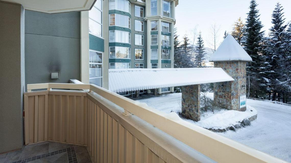 Woodrun Lodge 217 | Ski-In Ski-Out Condo - Walk to Upper Village w/ Hot Tub, Pool + Free Parking