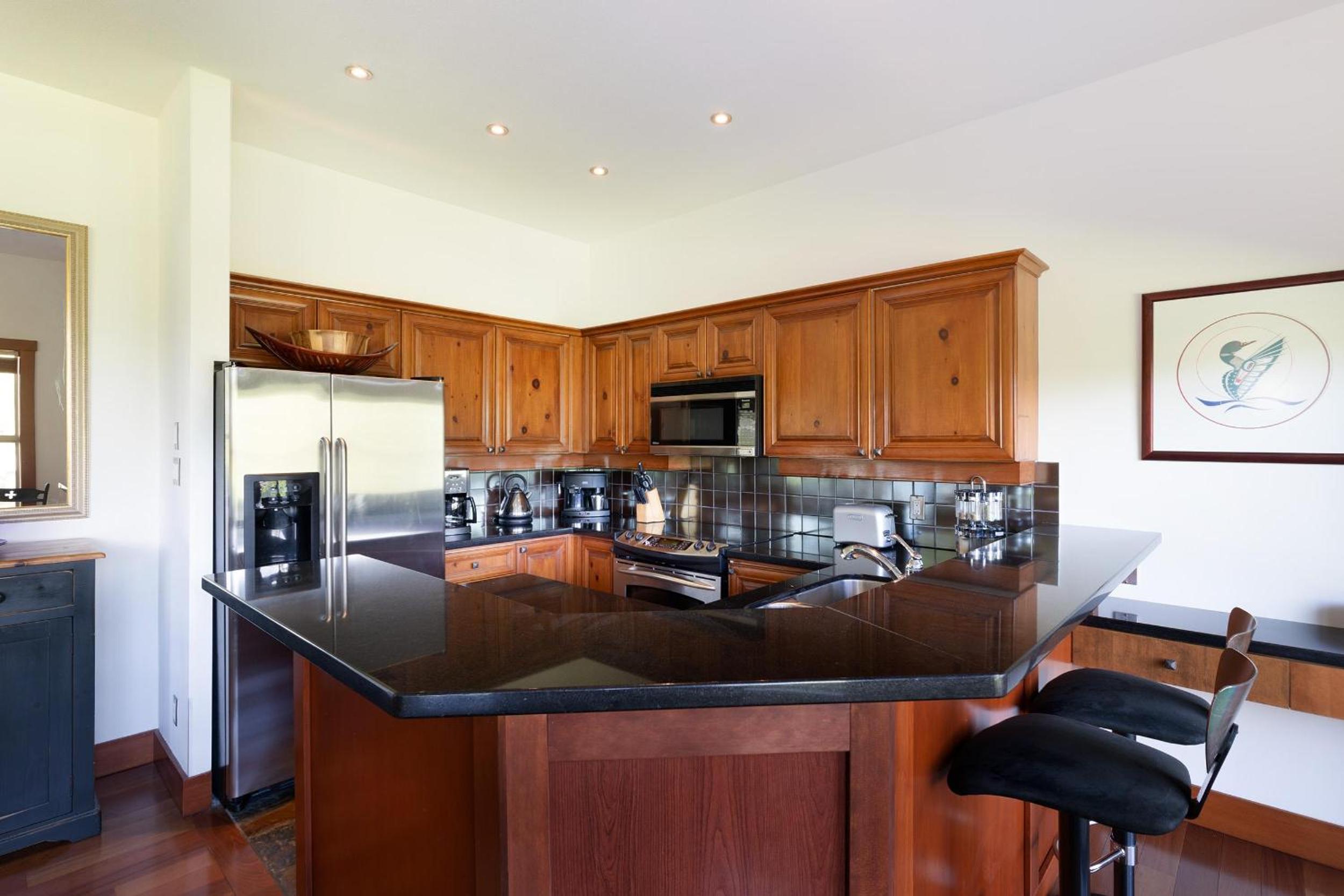 Blackcomb Greens 31 | Cozy & Bright Unit, Shuttle to Gondola, Shared Hot tub