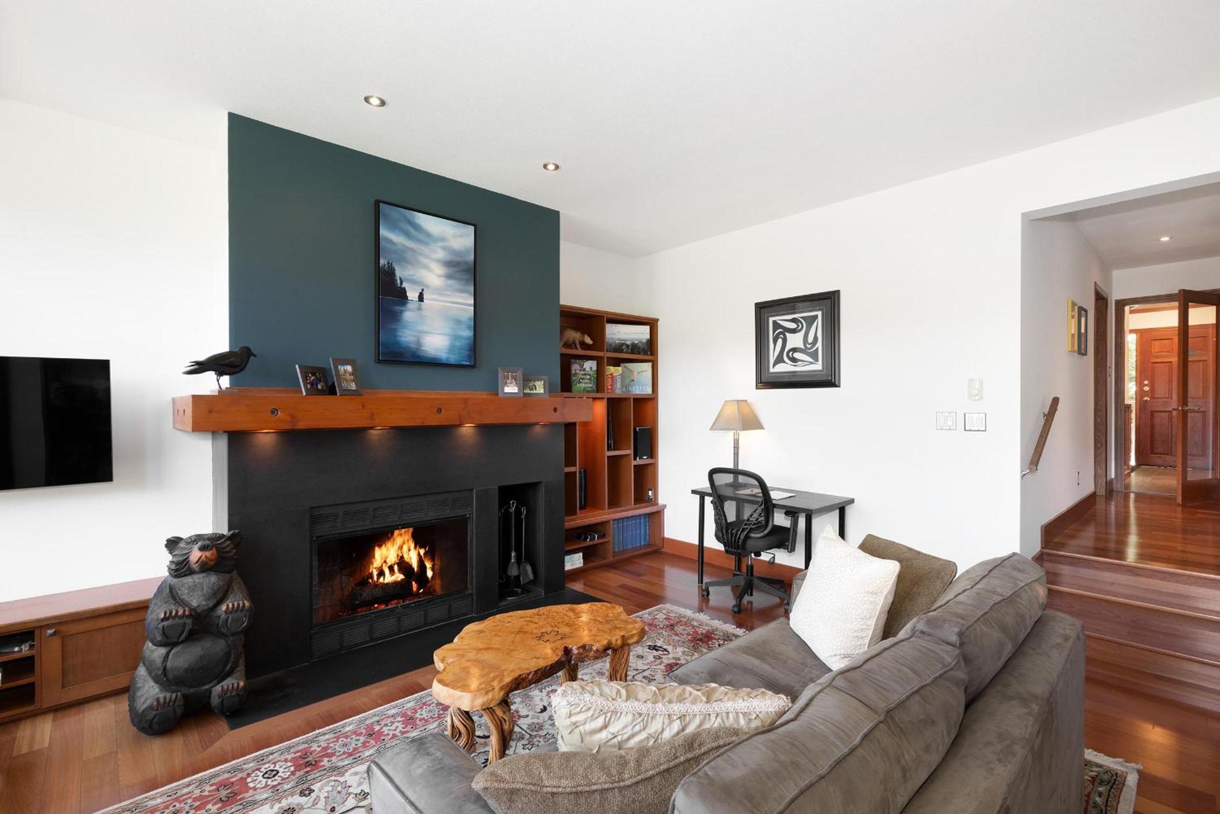Blackcomb Greens 31 | Cozy & Bright Unit, Shuttle to Gondola, Shared Hot tub