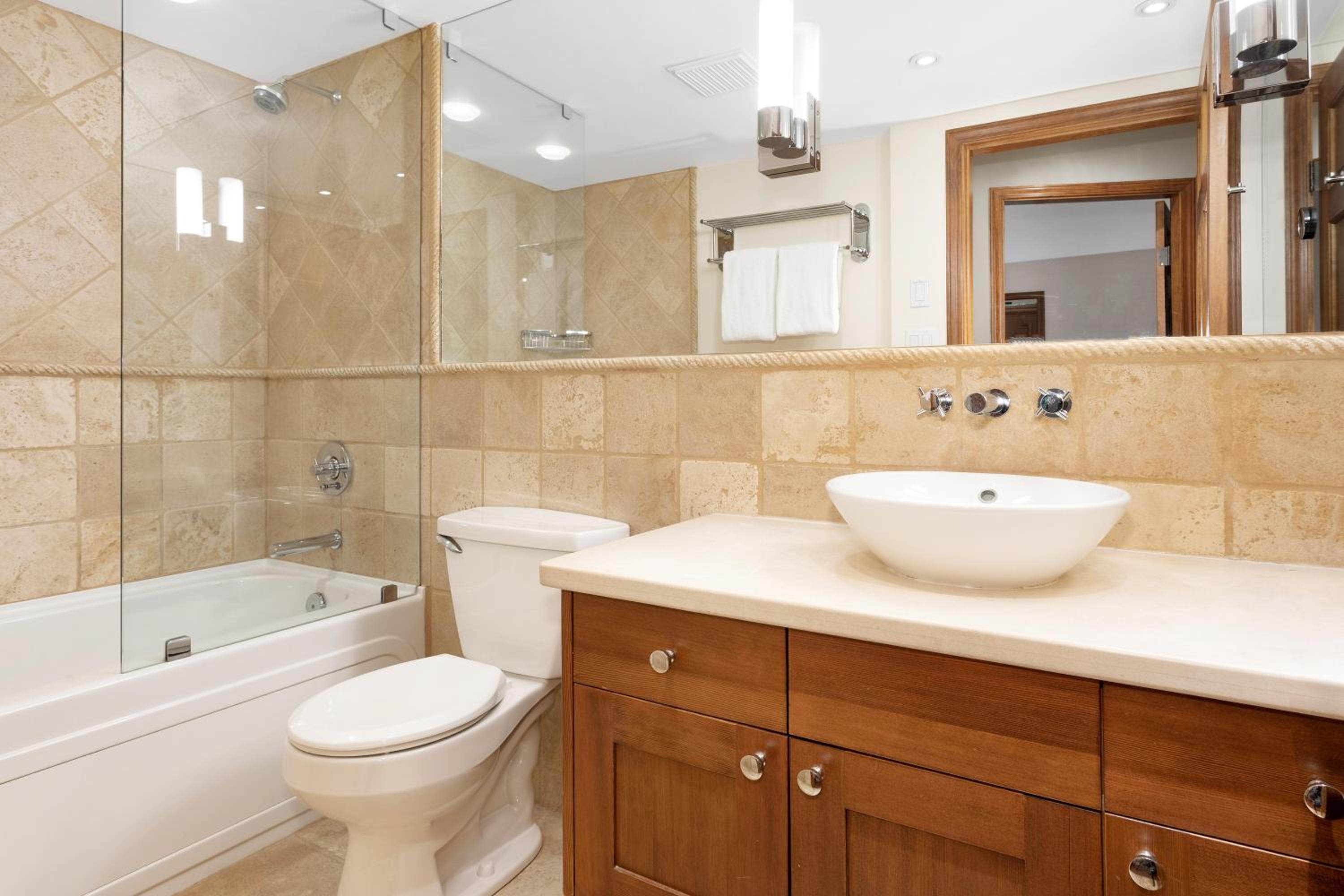 Blackcomb Greens 31 | Cozy & Bright Unit, Shuttle to Gondola, Shared Hot tub