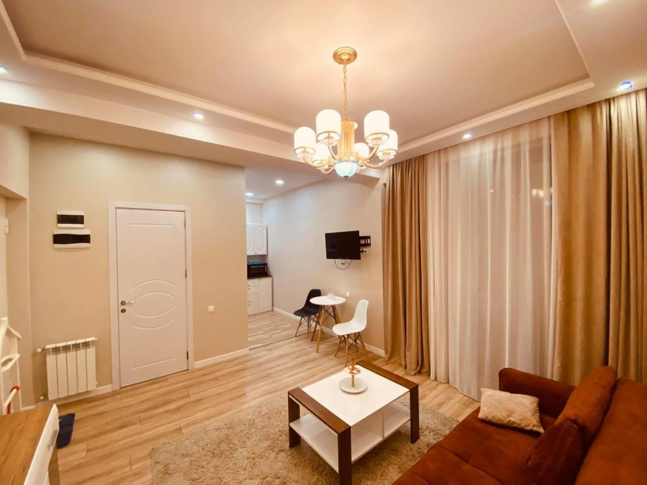 Krtsanis Villa Apartment near Freedom Square view 2