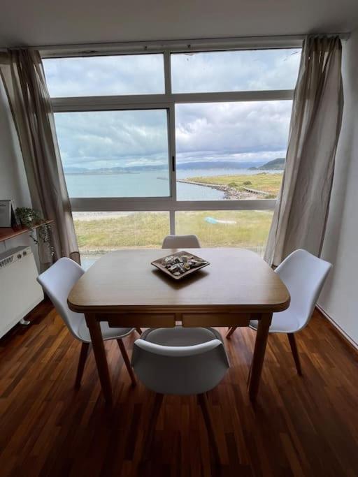 Piso primera línea de playa y vistas al mar en Cariño