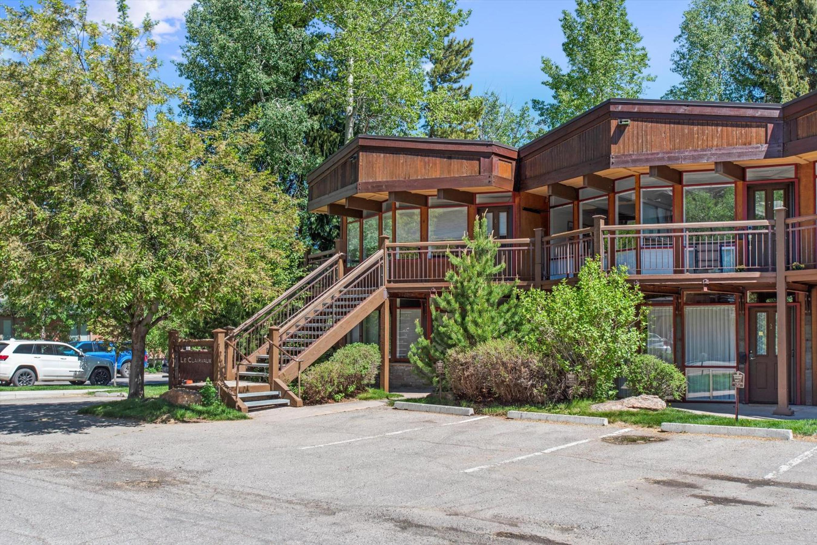 Le Clairvaux Unit 9, Newly remodeled 2BD condo in the heart of downtown Aspen view 2
