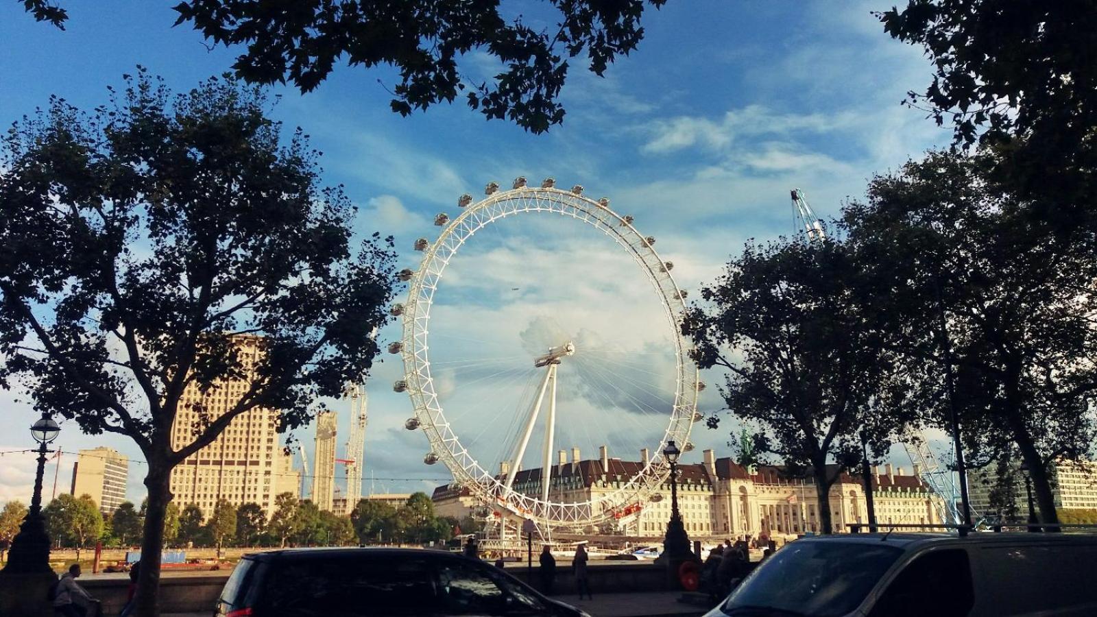 2 Bed with Garden & Free Parking near the Thames
