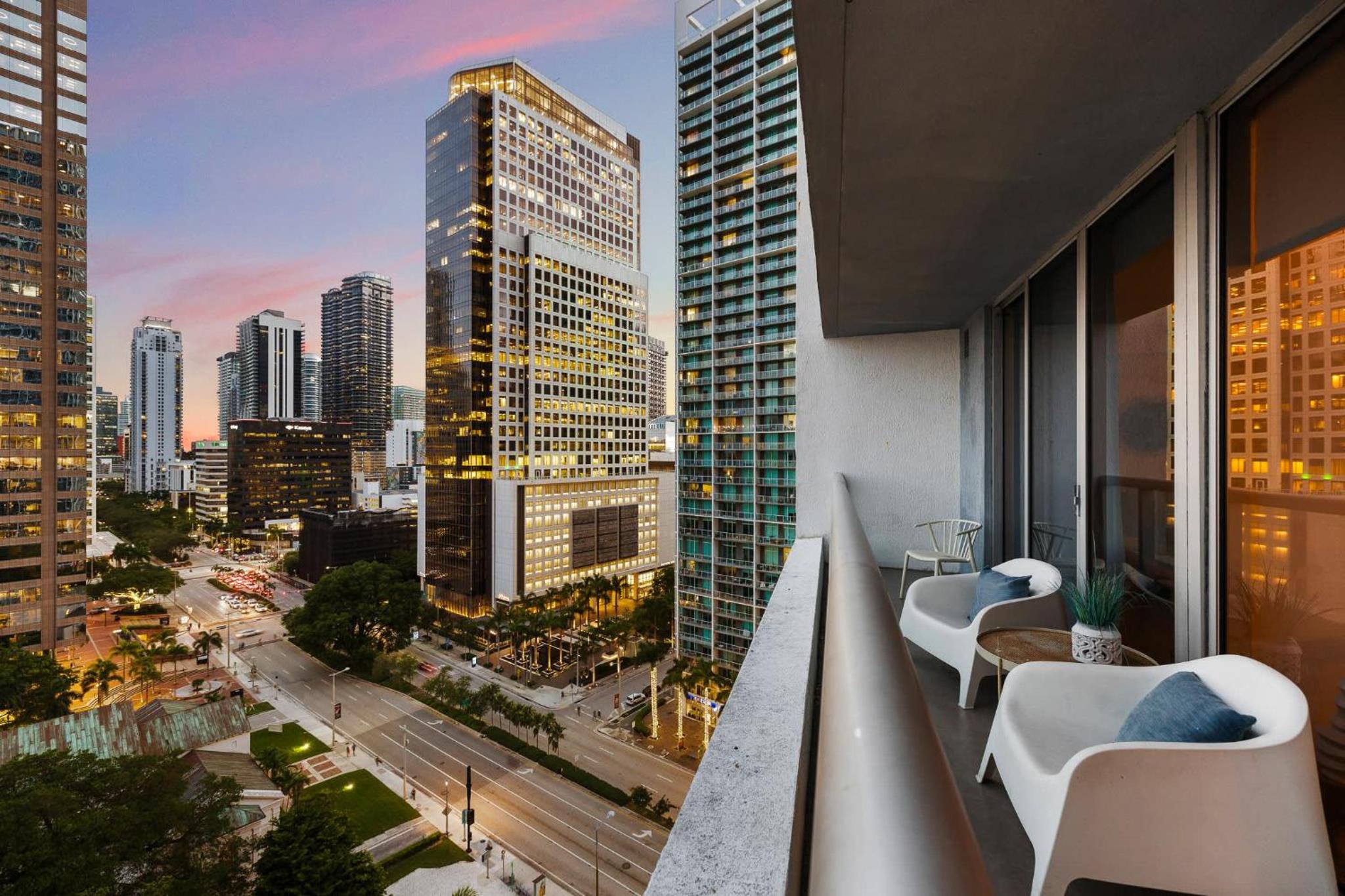 Downtown Brickell- FREE Pool -GYM- SPA