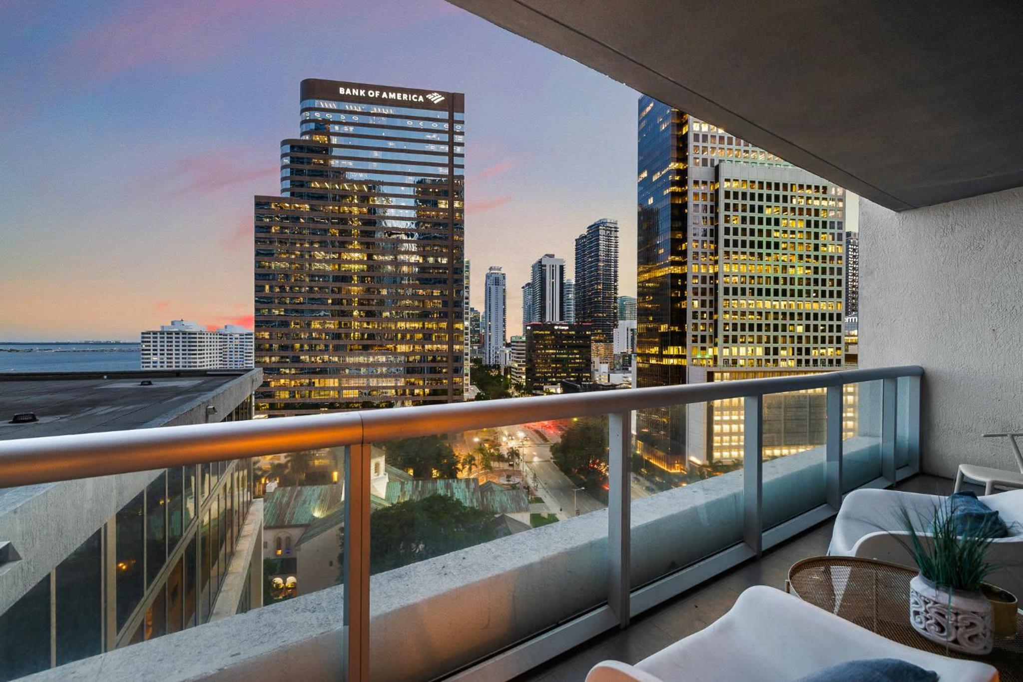 Downtown Brickell- FREE Pool -GYM- SPA