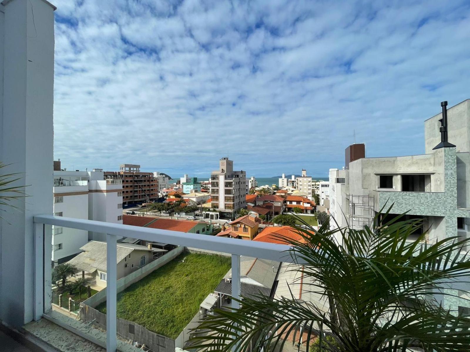 cód 122 - cobertura com jacuzzi próxima do mar!