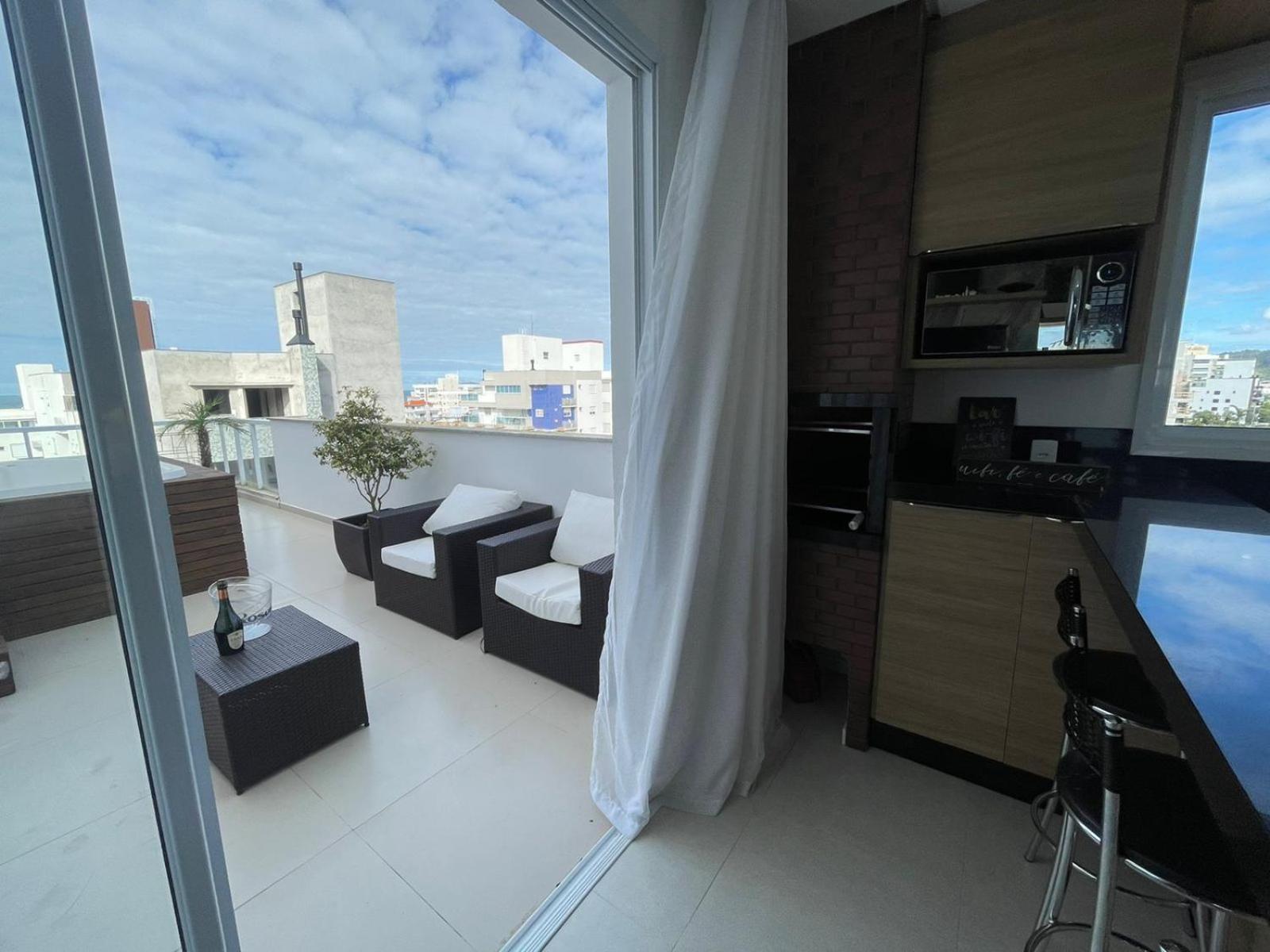 cód 122 - cobertura com jacuzzi próxima do mar!