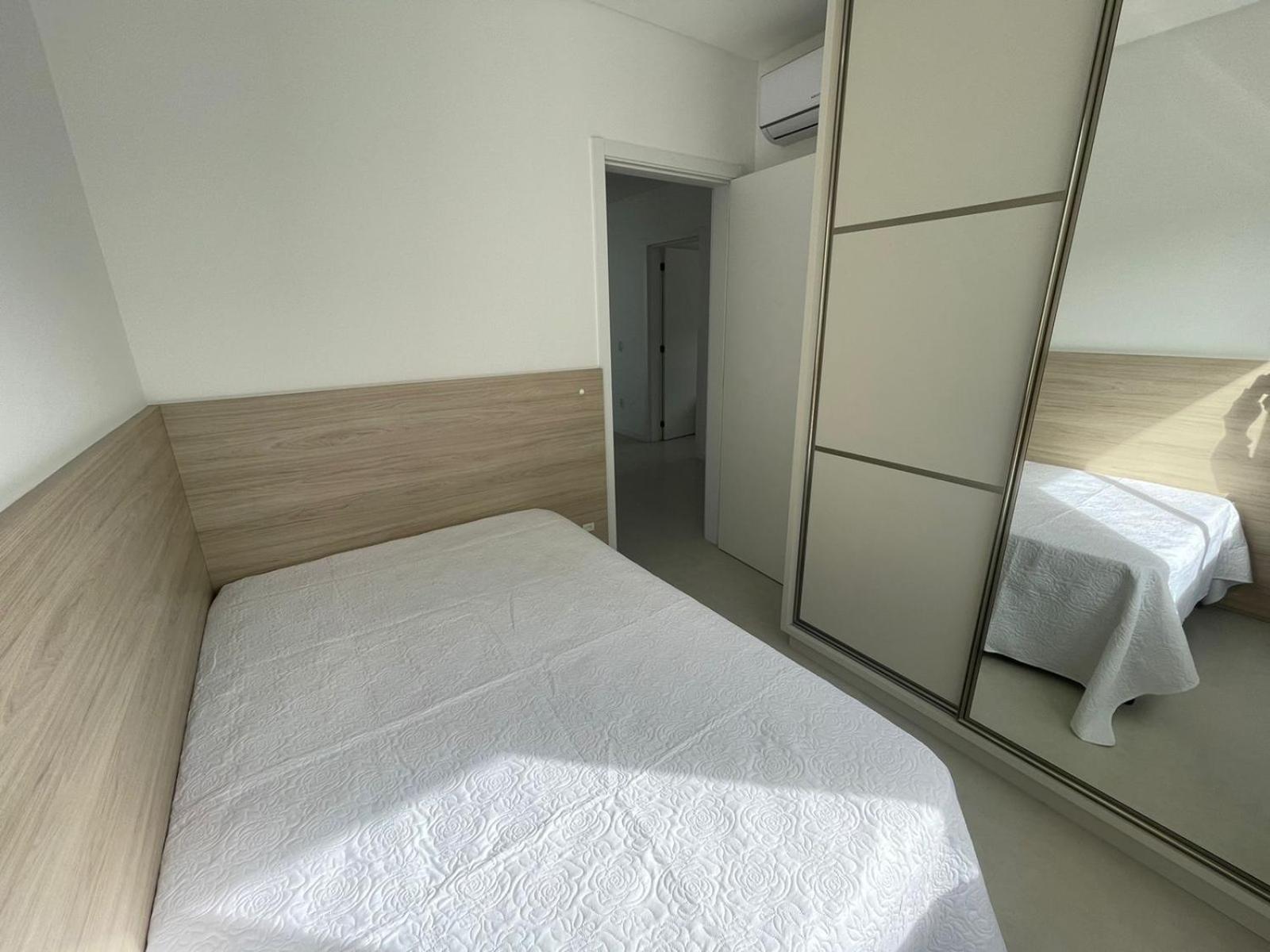cód 122 - cobertura com jacuzzi próxima do mar!