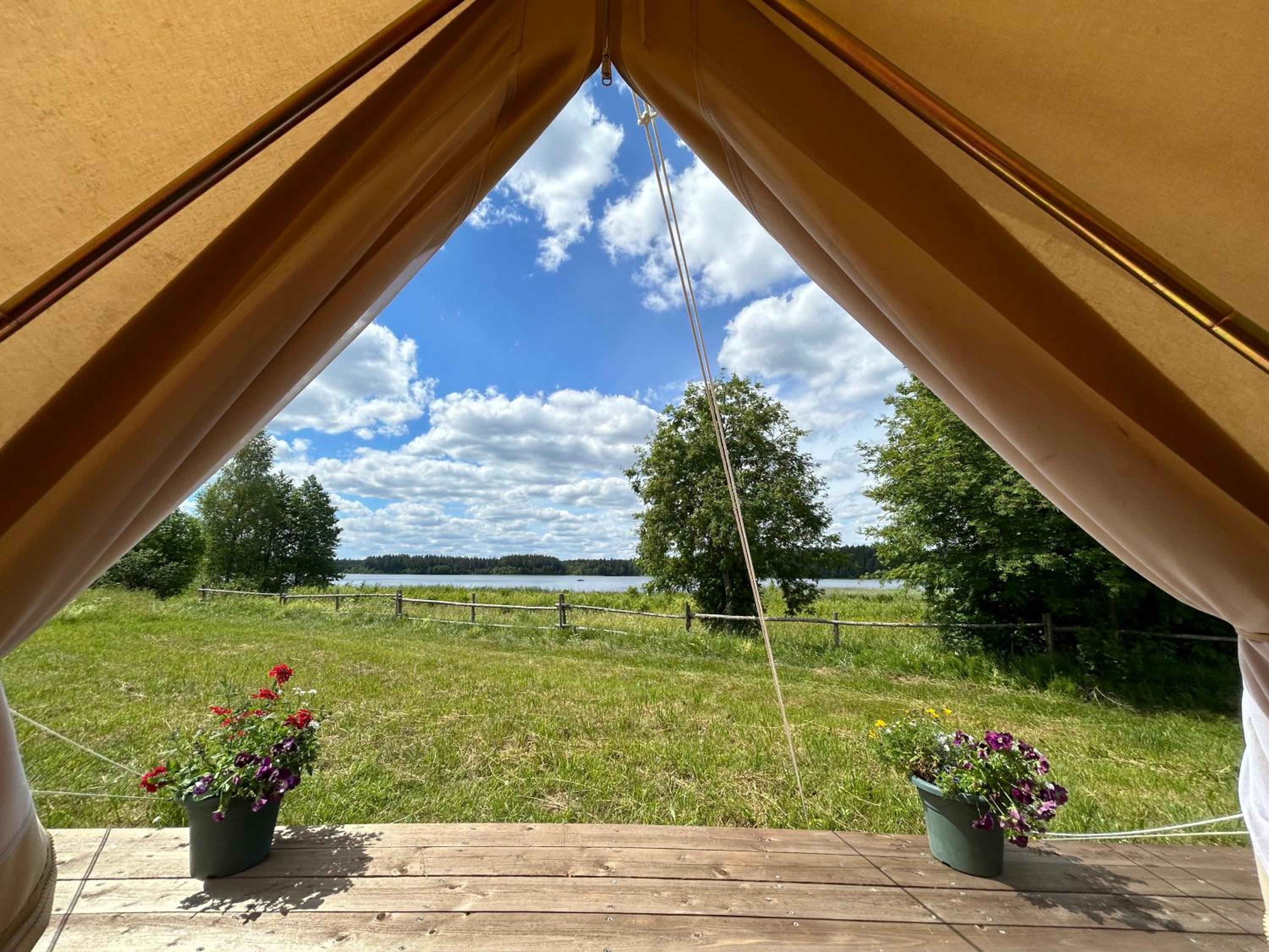 Männituka glamping by lake Ähijärv