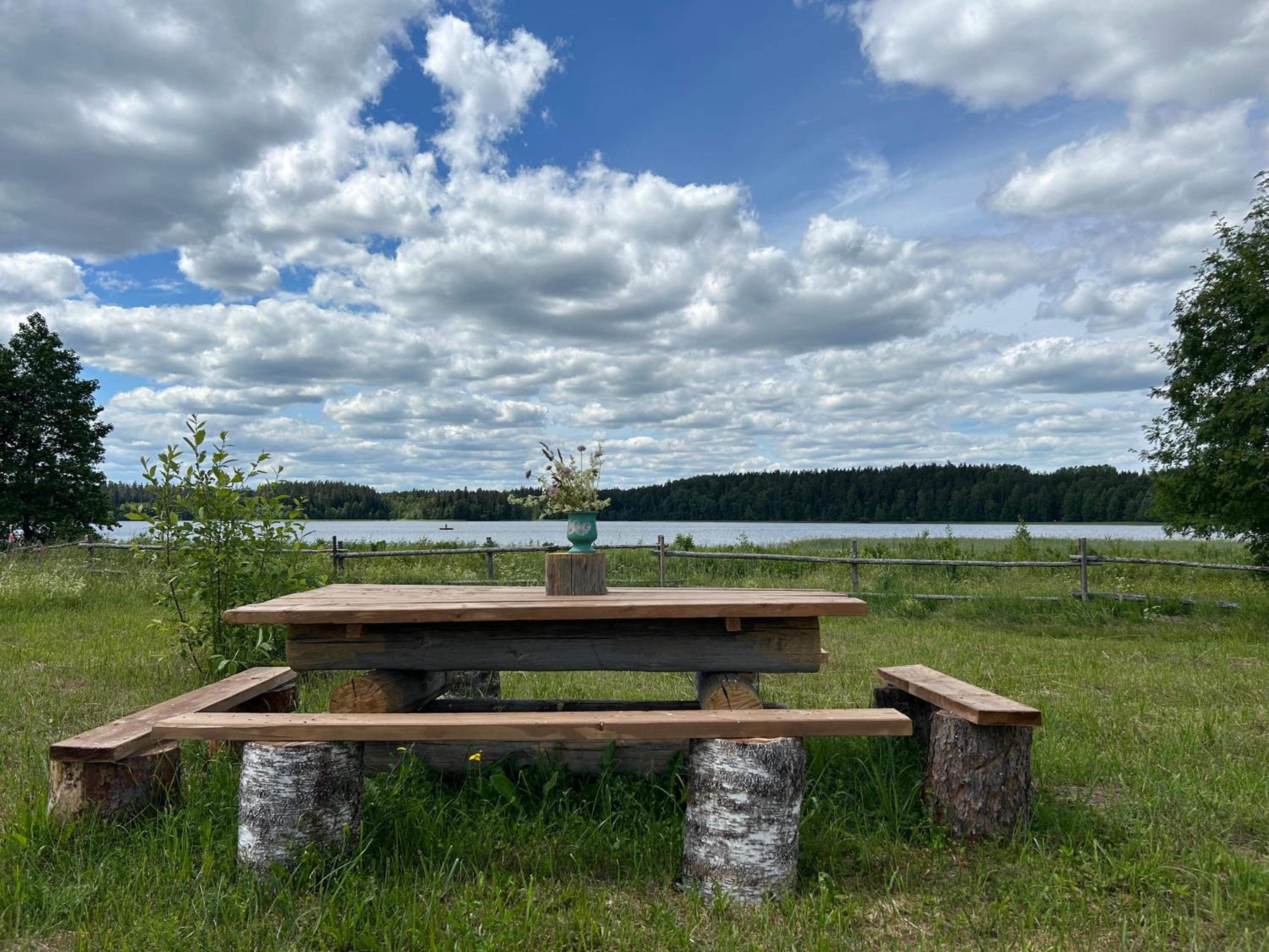 Männituka glamping by lake Ähijärv