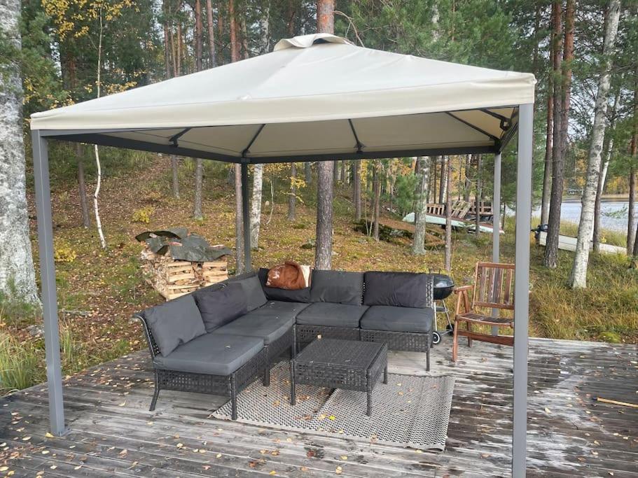 Mökki ja rantasauna rauhallisessa paikassa