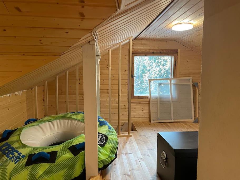 Mökki ja rantasauna rauhallisessa paikassa