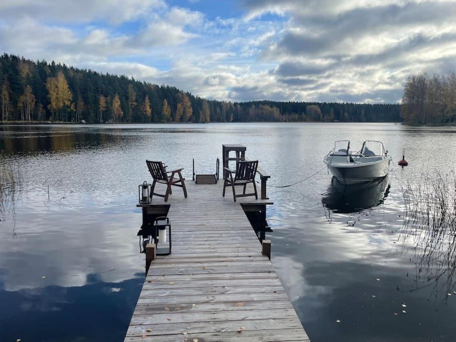 Mökki ja rantasauna rauhallisessa paikassa