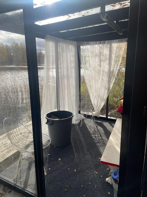 Mökki ja rantasauna rauhallisessa paikassa