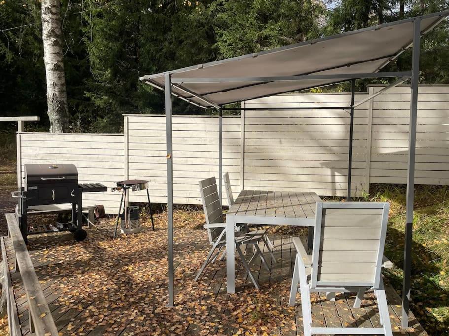 Mökki ja rantasauna rauhallisessa paikassa