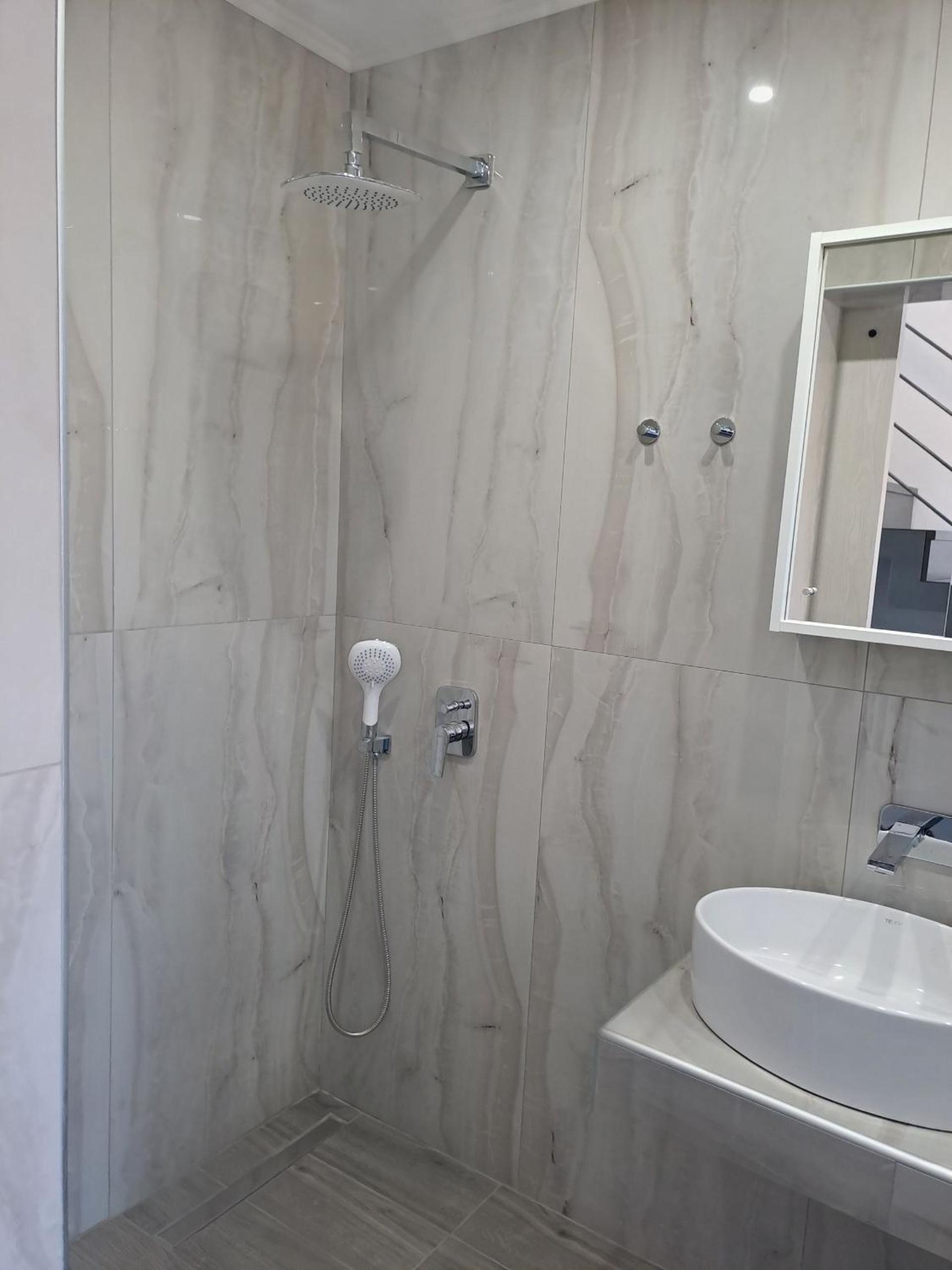 Apollon Luxury Rooms