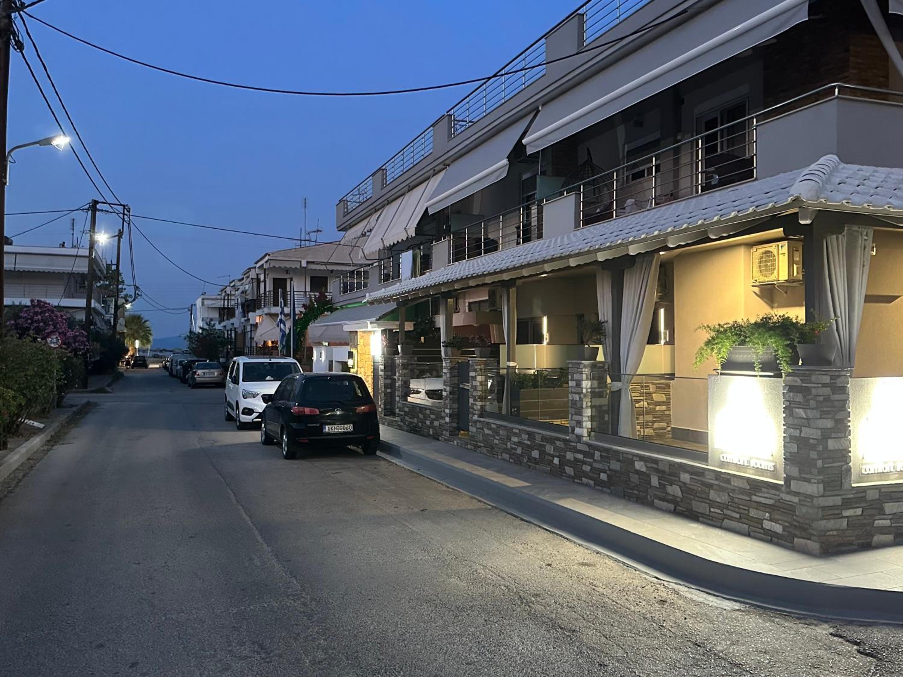 Avra Comfort Rooms - Family view 2