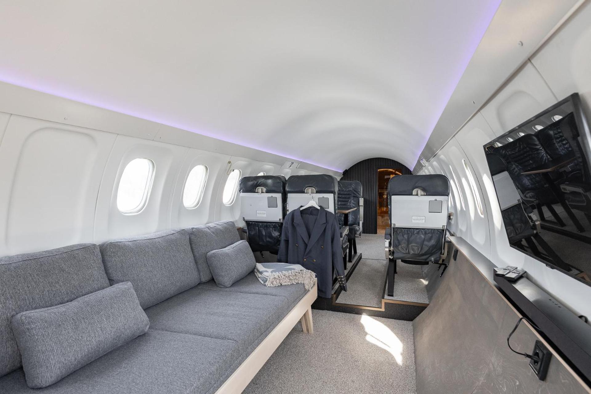 Ilmatar Airplane Lodge