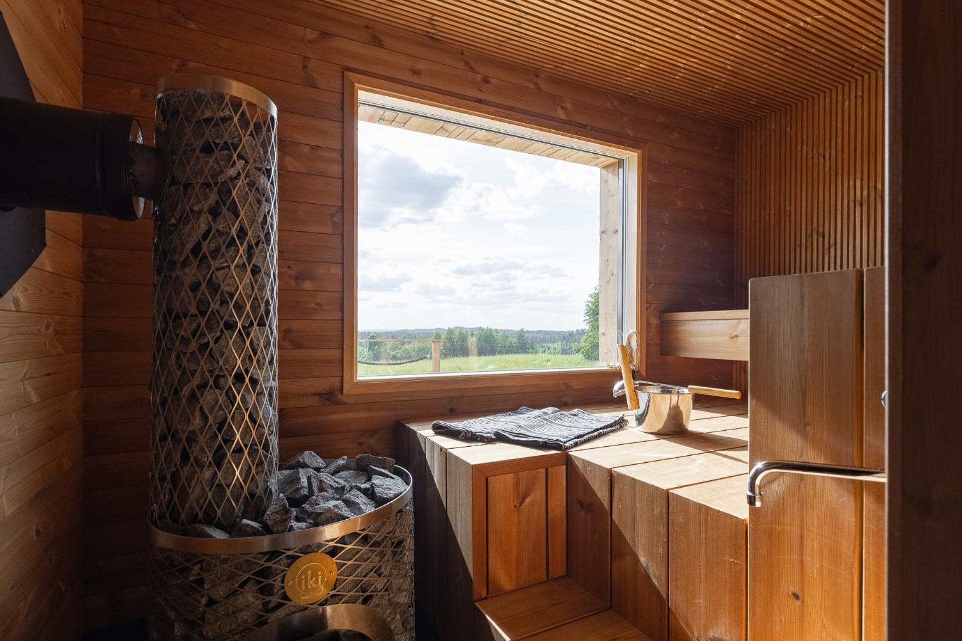 Ilmatar Airplane Lodge
