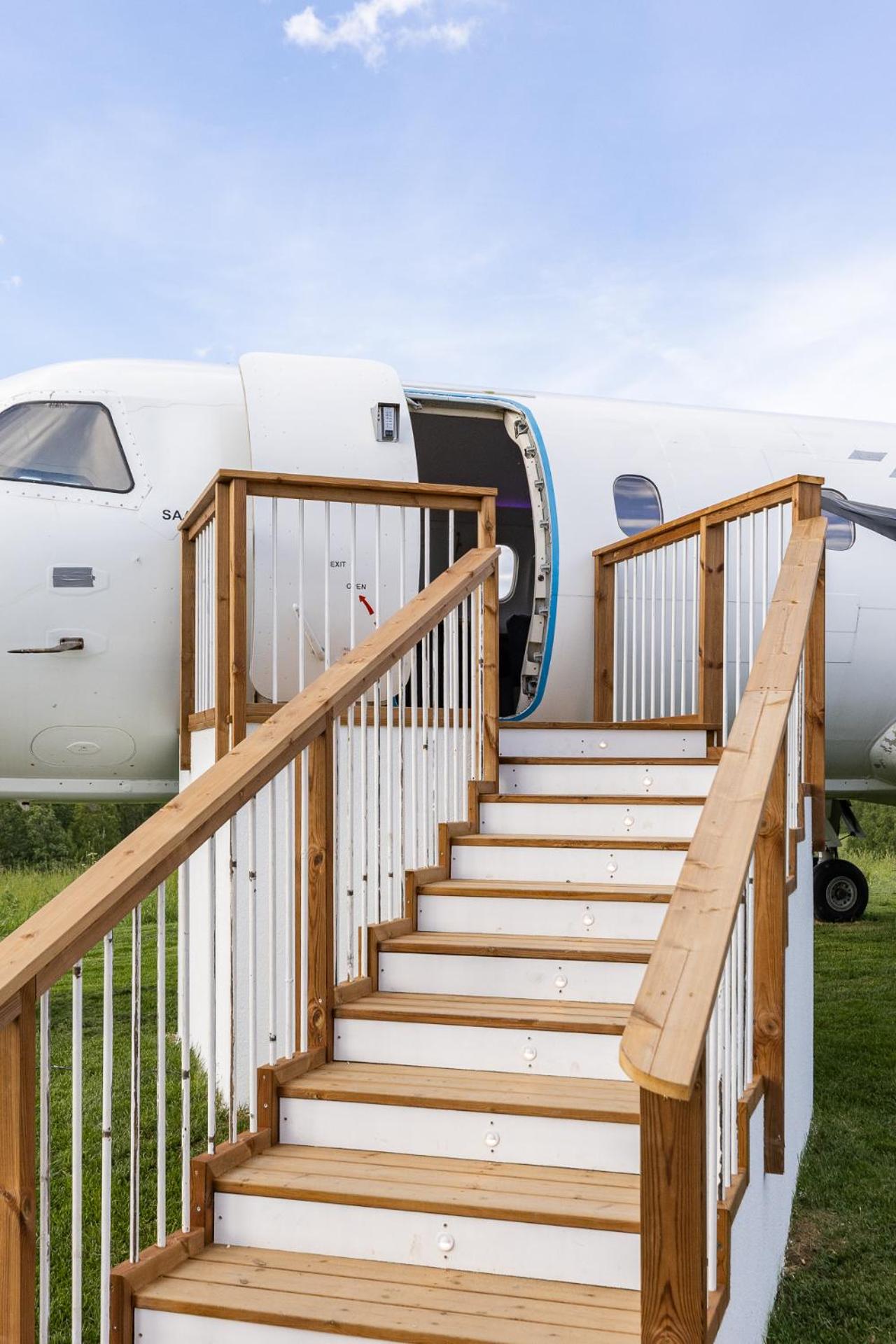 Ilmatar Airplane Lodge