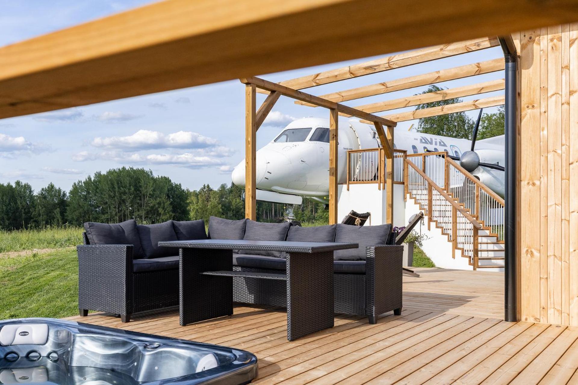 Ilmatar Airplane Lodge