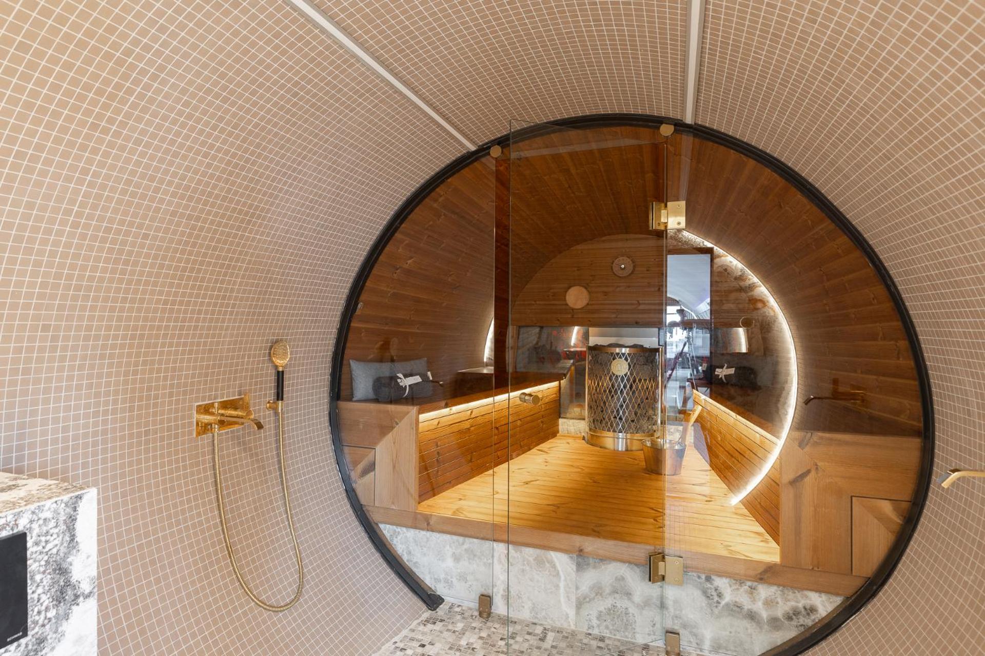 Ilmatar Airplane Lodge