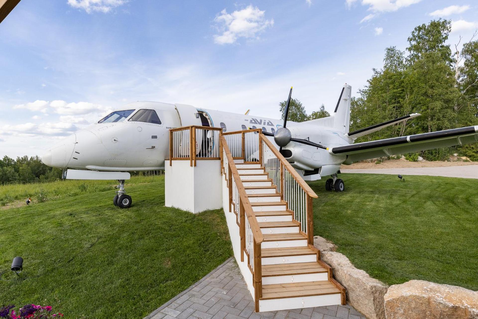 Ilmatar Airplane Lodge