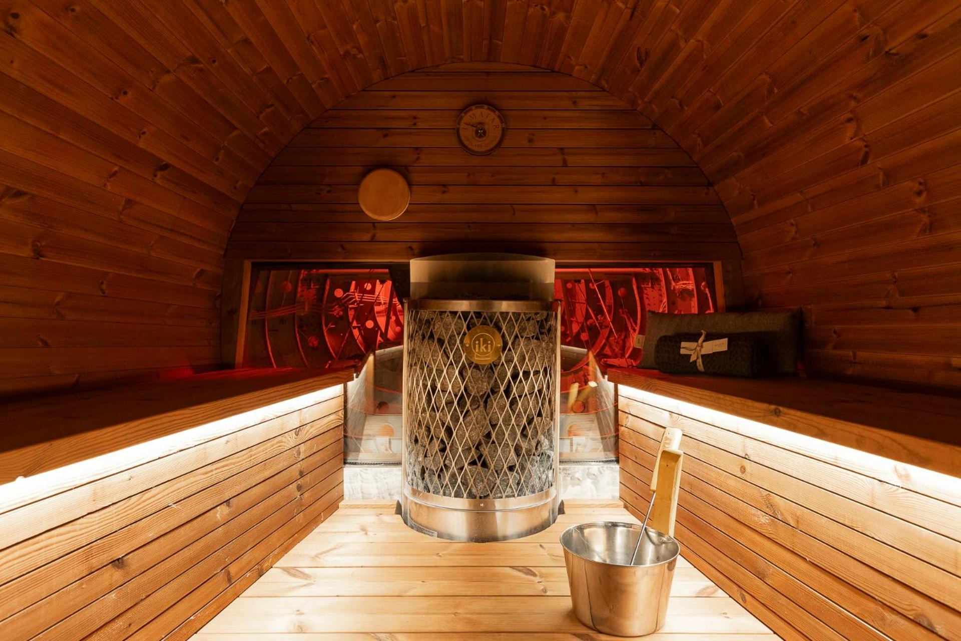 Ilmatar Airplane Lodge