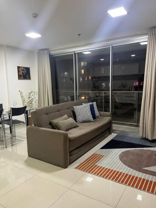 Lindo Apartamento Dentro do shopping