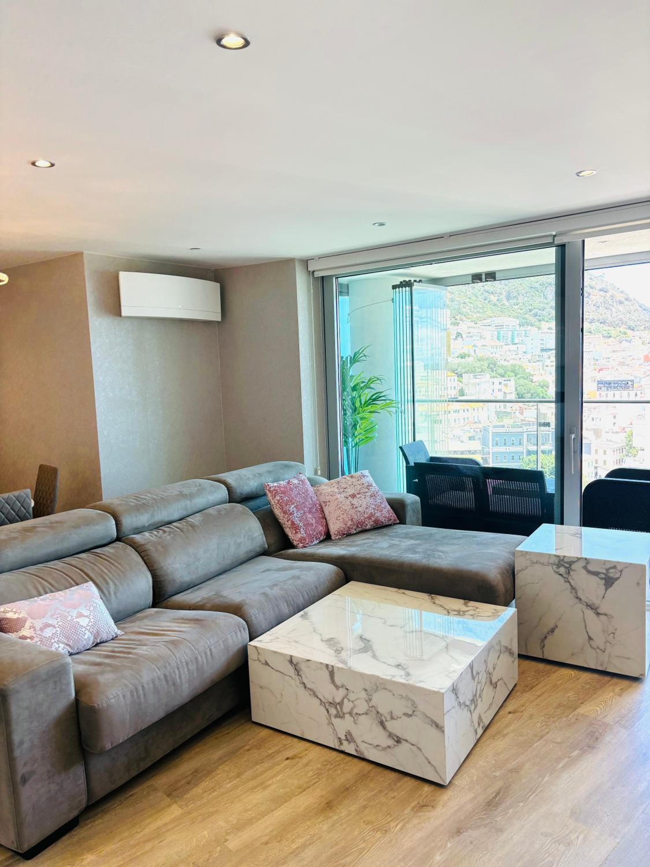2BR Modern Ocean Village with pools and Amazing Views view 4