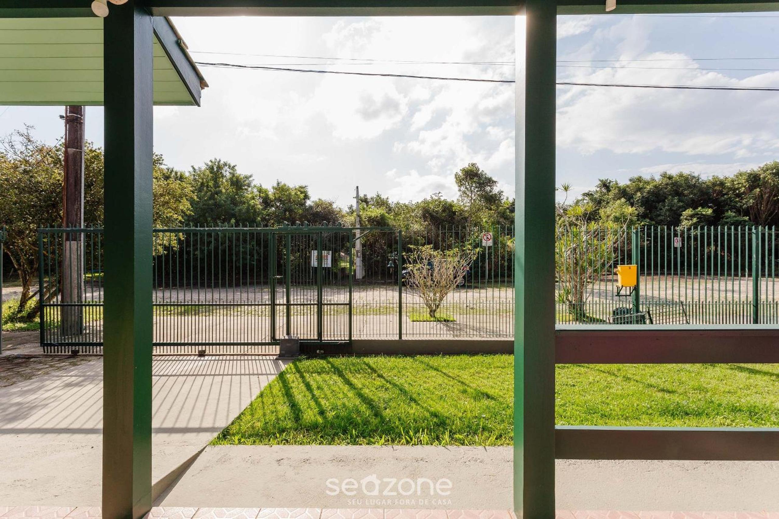 Pleasant Townhouse w/ BBQ 90m from the Sea RDD657