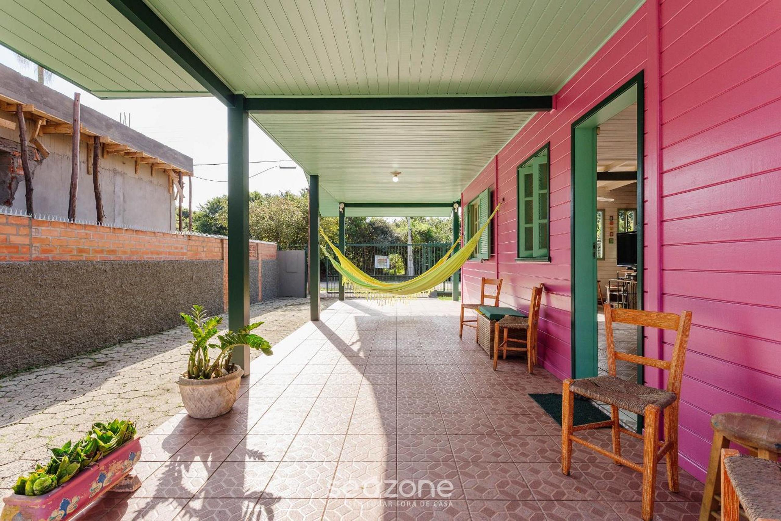 Pleasant Townhouse w/ BBQ 90m from the Sea RDD657