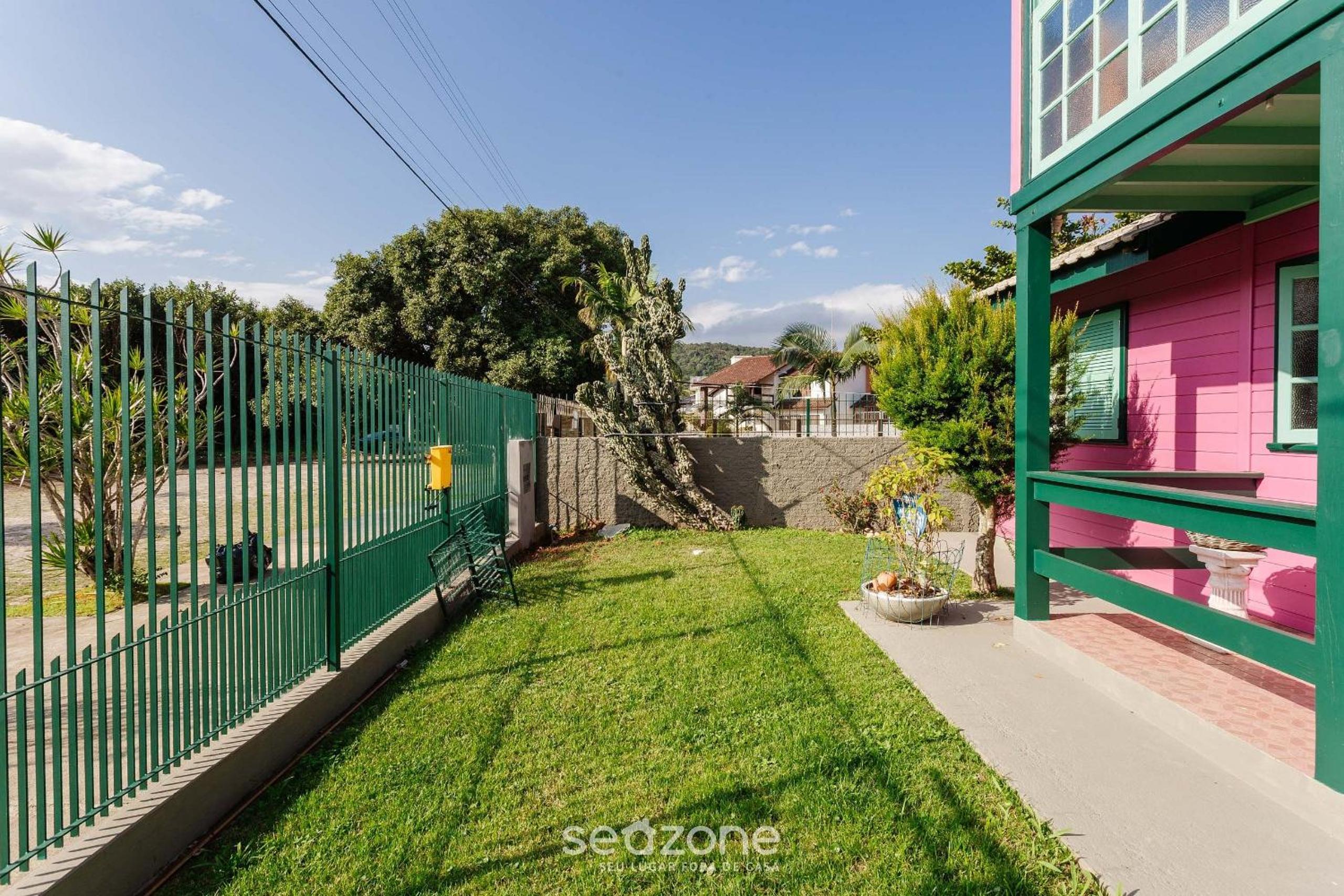 Pleasant Townhouse w/ BBQ 90m from the Sea RDD657