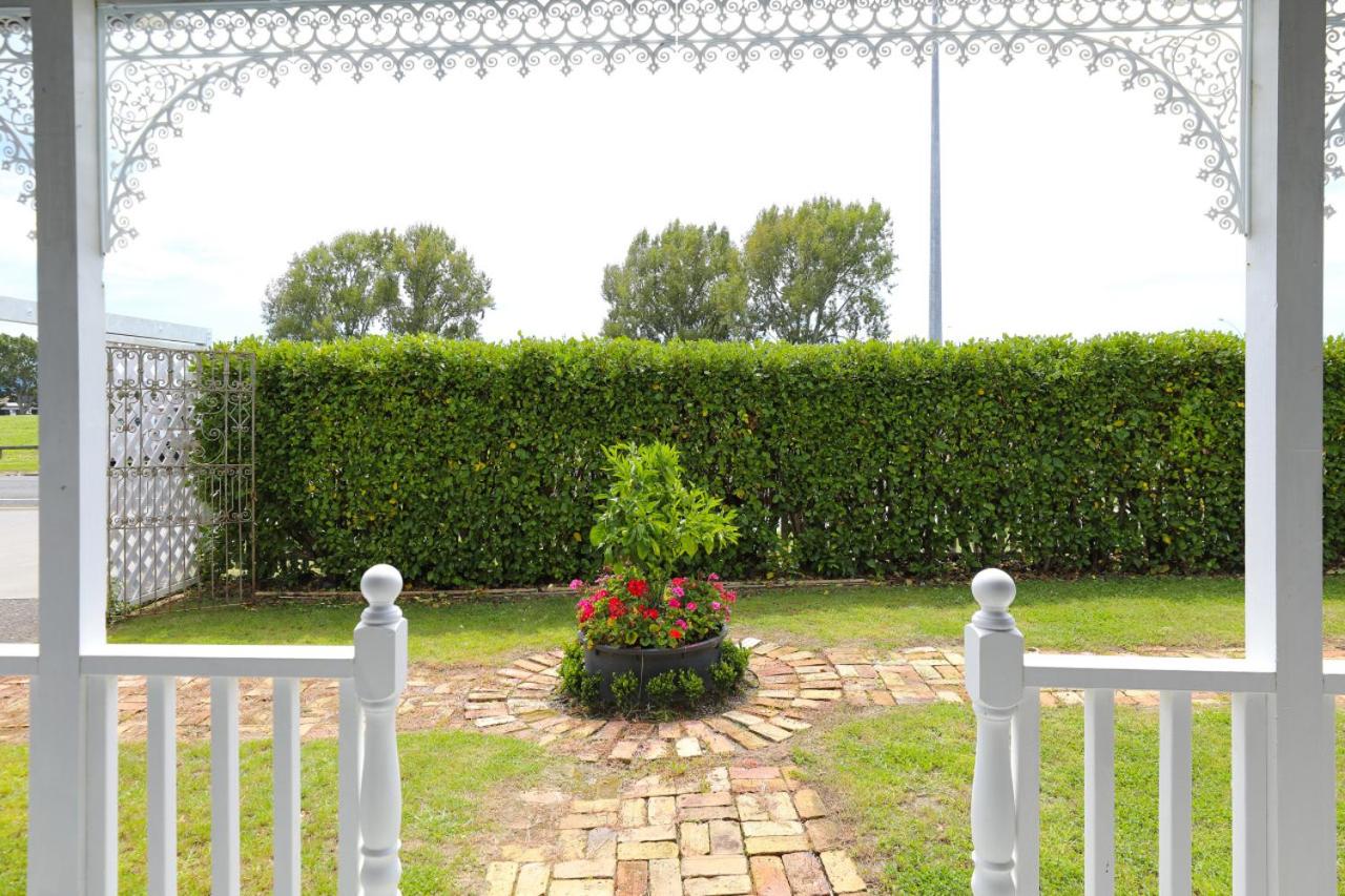Photo 12