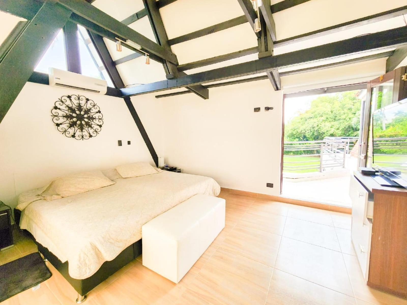 Exótica casa en EL PEÑÓN- GIRARDOT