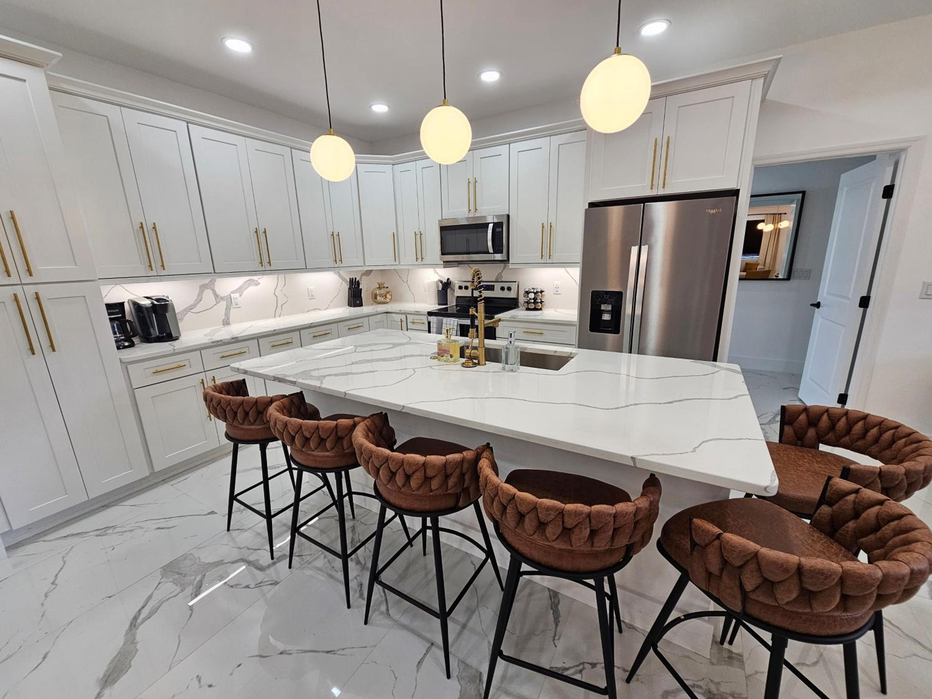 LUXURY 5bd 4ba w Jacuzzi tub Winter Park CP Orlando Gem