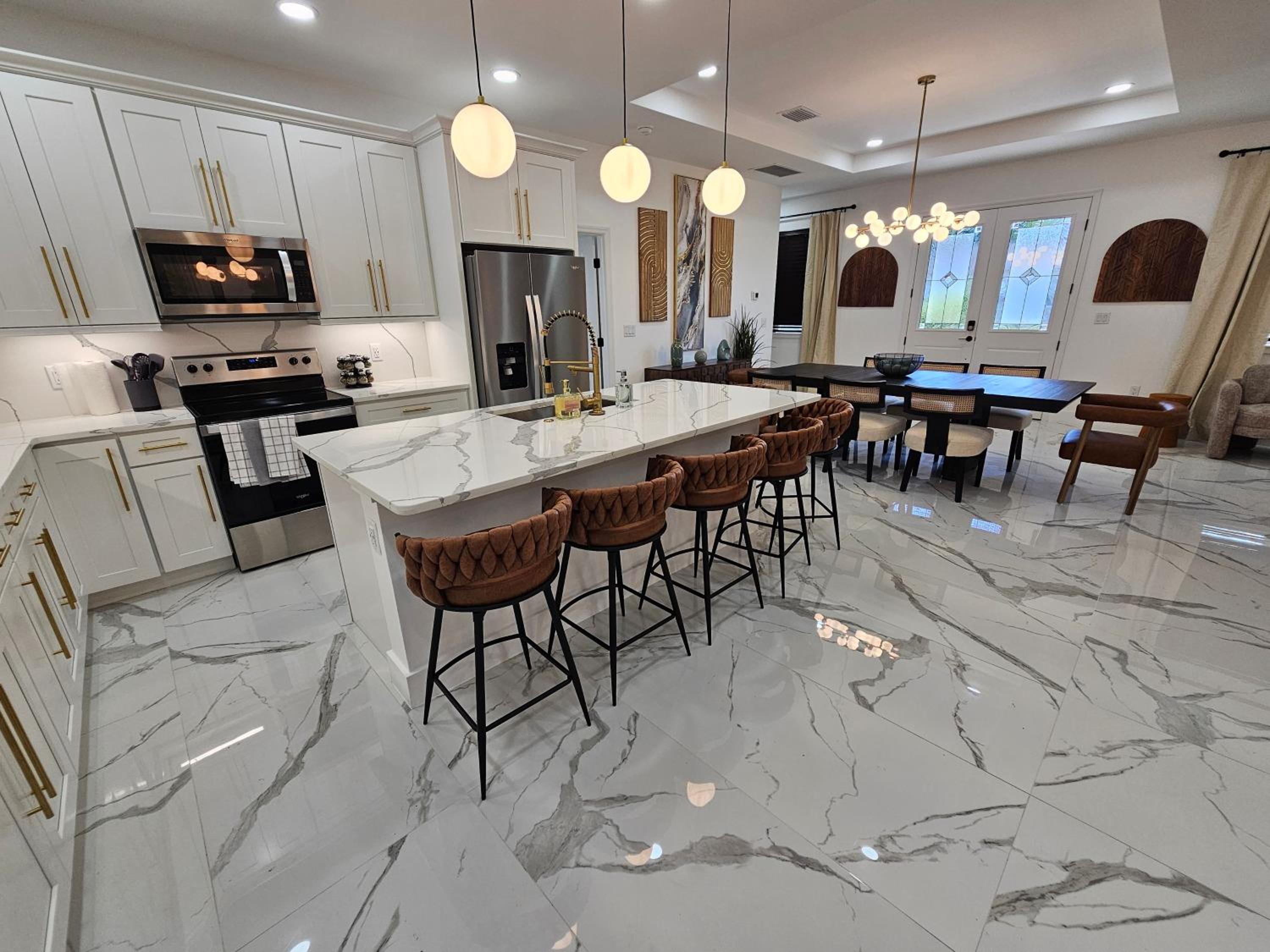 LUXURY 5bd 4ba w Jacuzzi tub Winter Park CP Orlando Gem