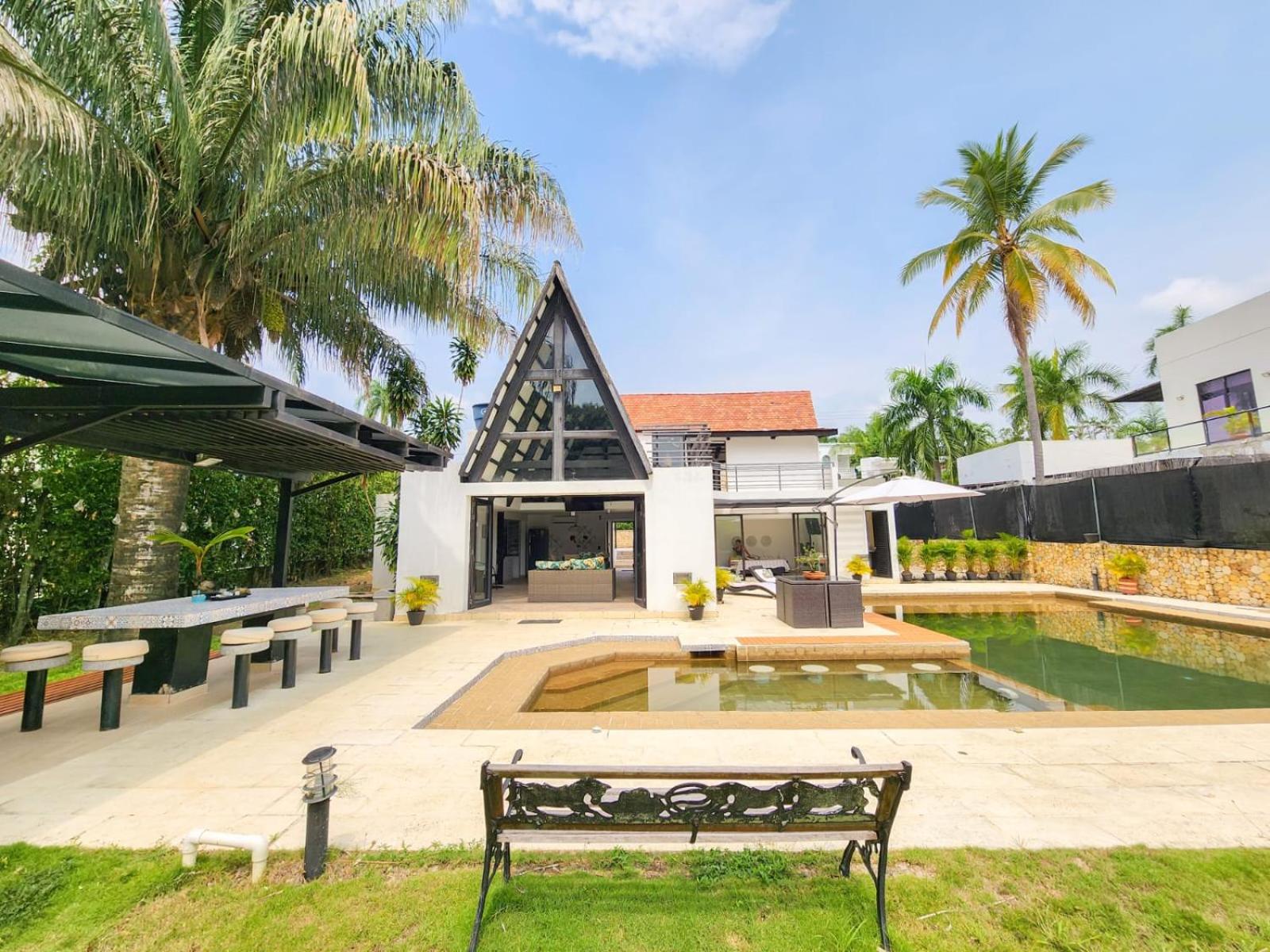 Exótica casa en EL PEÑÓN- GIRARDOT
