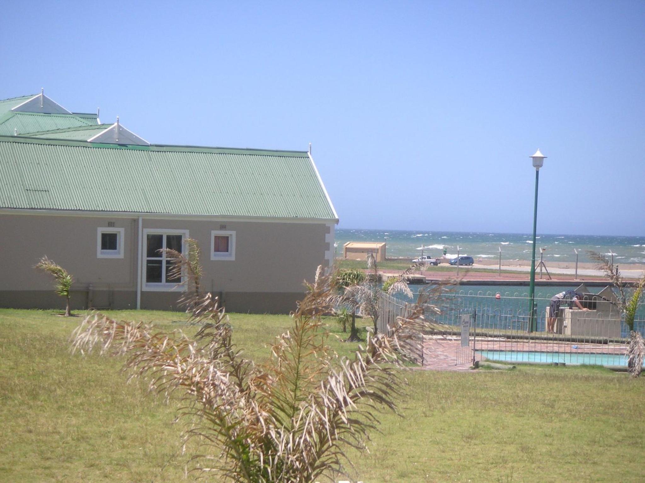 Waterside Living CL07 view 2