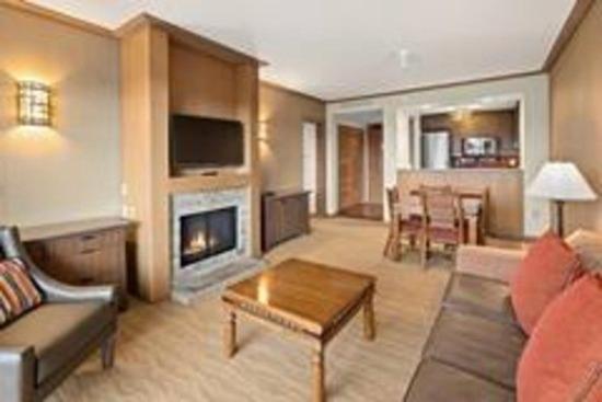 Suncadia Resort Luxury Suite with Amazing Mountain Views