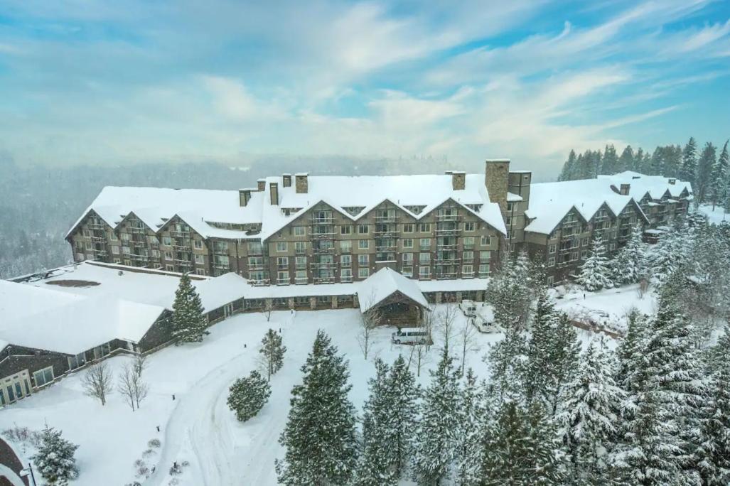 Suncadia Resort Luxury Suite with Amazing Mountain Views