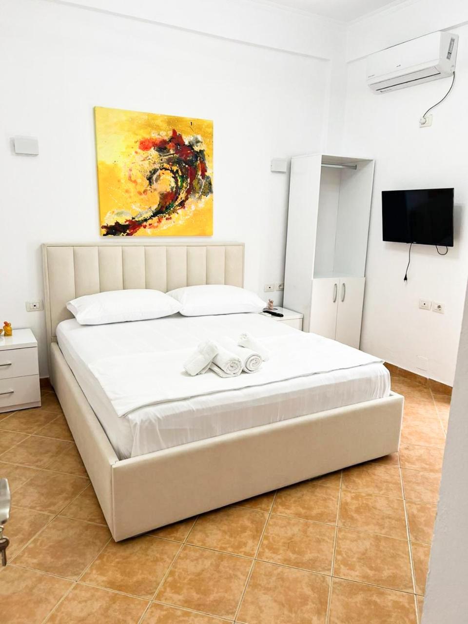 Eni Rooms