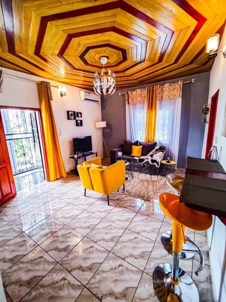 Studio Yellow yassa Ari Dom City