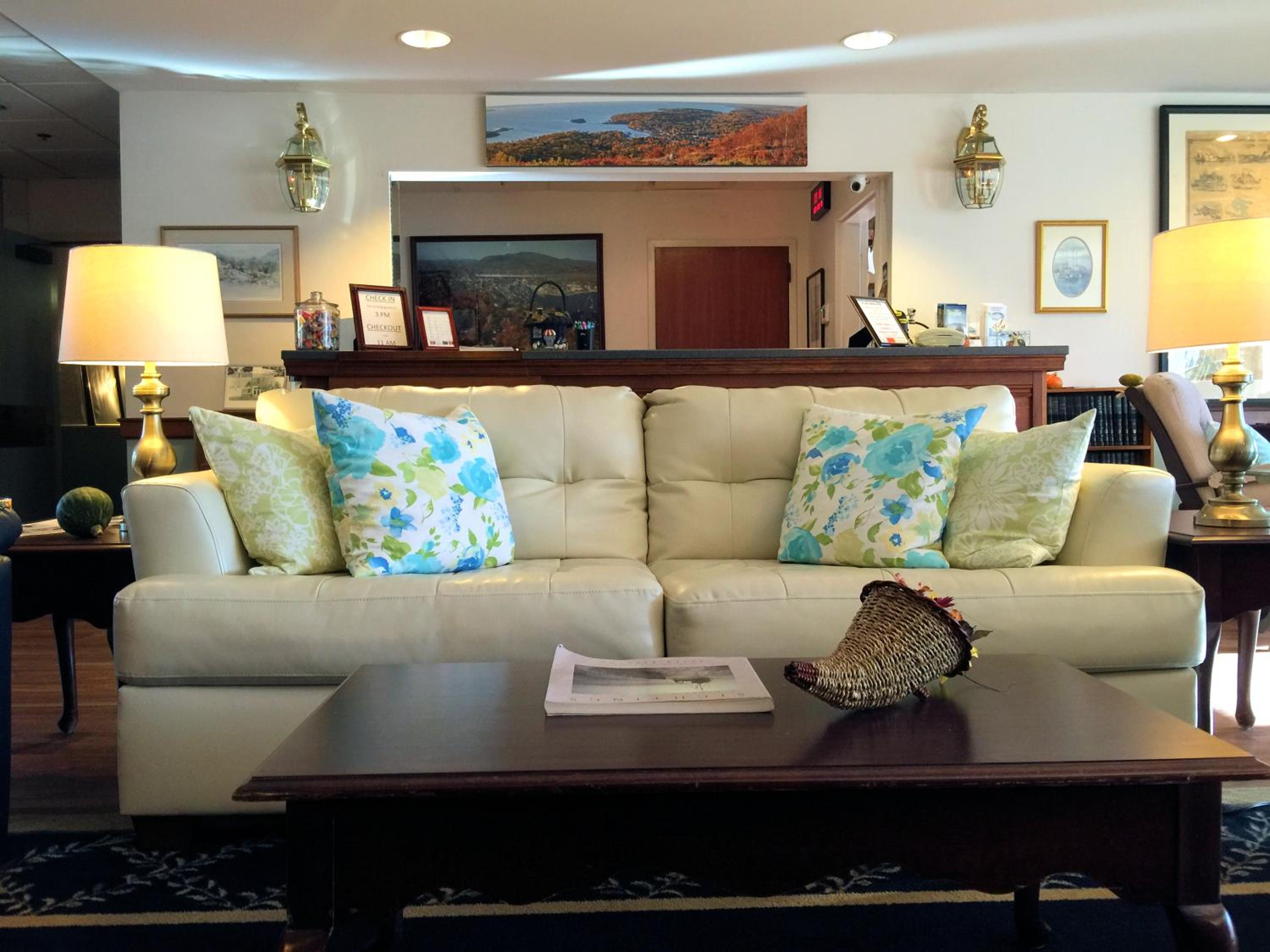 Camden Riverhouse Hotel and Inn