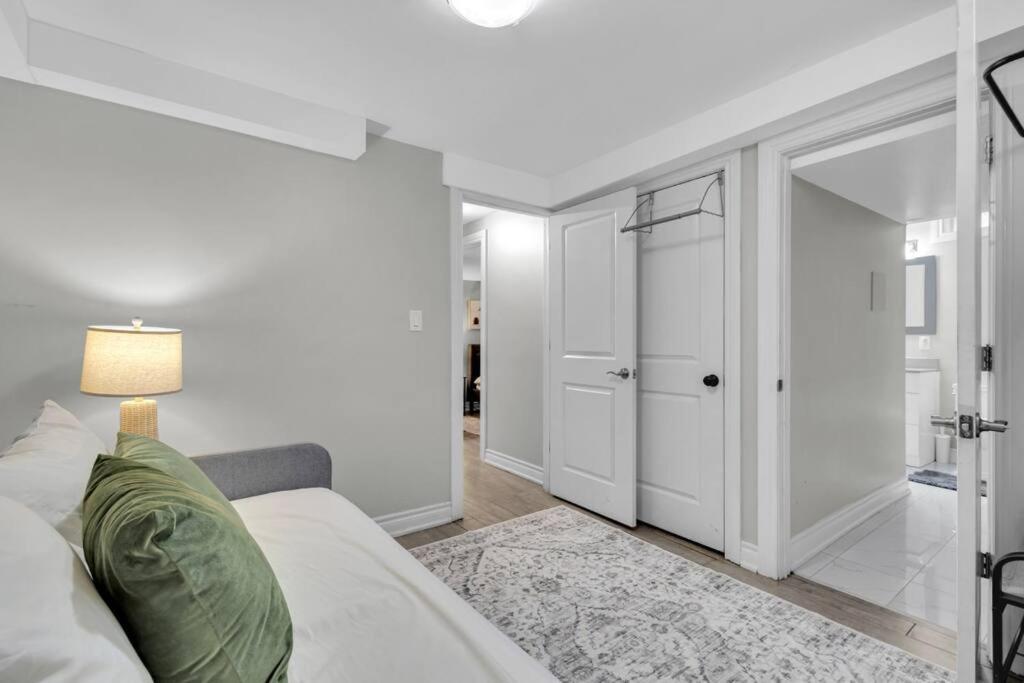 Cosy Guest Suite Near Shops, Transit, Hwy and GO!